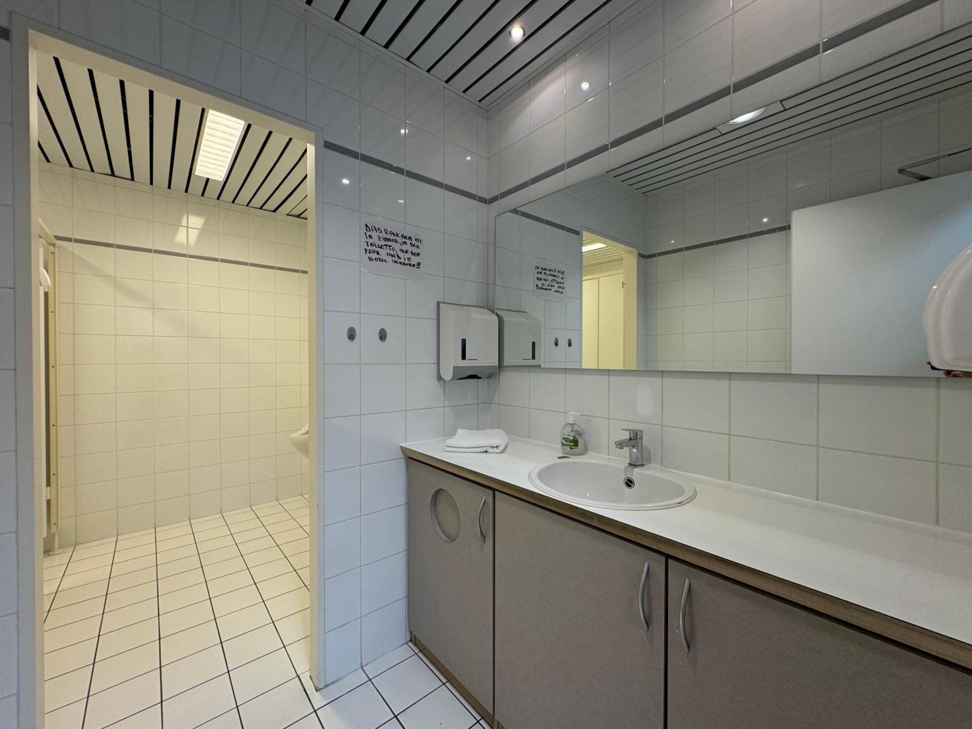 Thuja Apartments Karlsruhe-Neureut By Kurzzeit מראה חיצוני תמונה