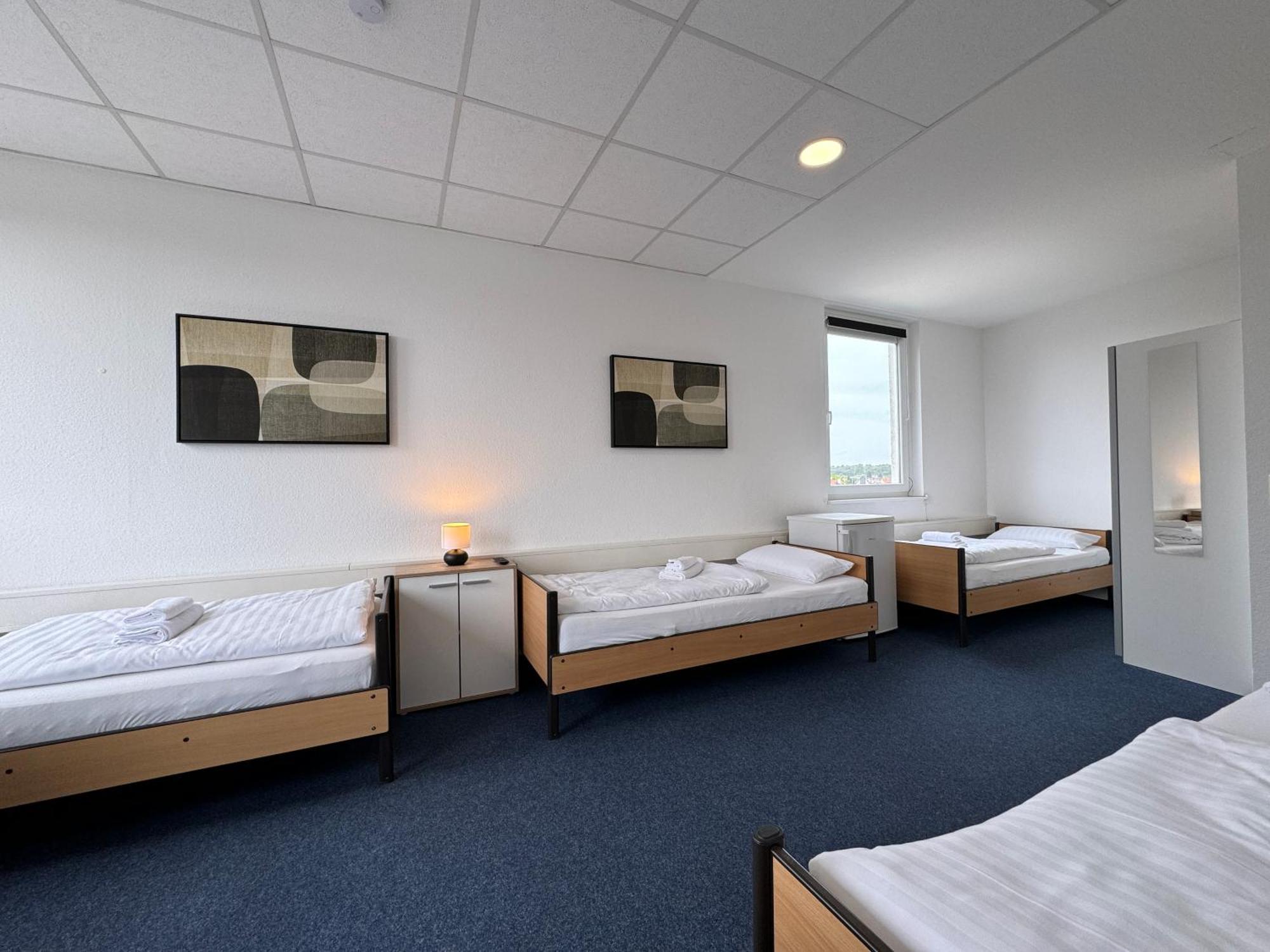 Thuja Apartments Karlsruhe-Neureut By Kurzzeit מראה חיצוני תמונה
