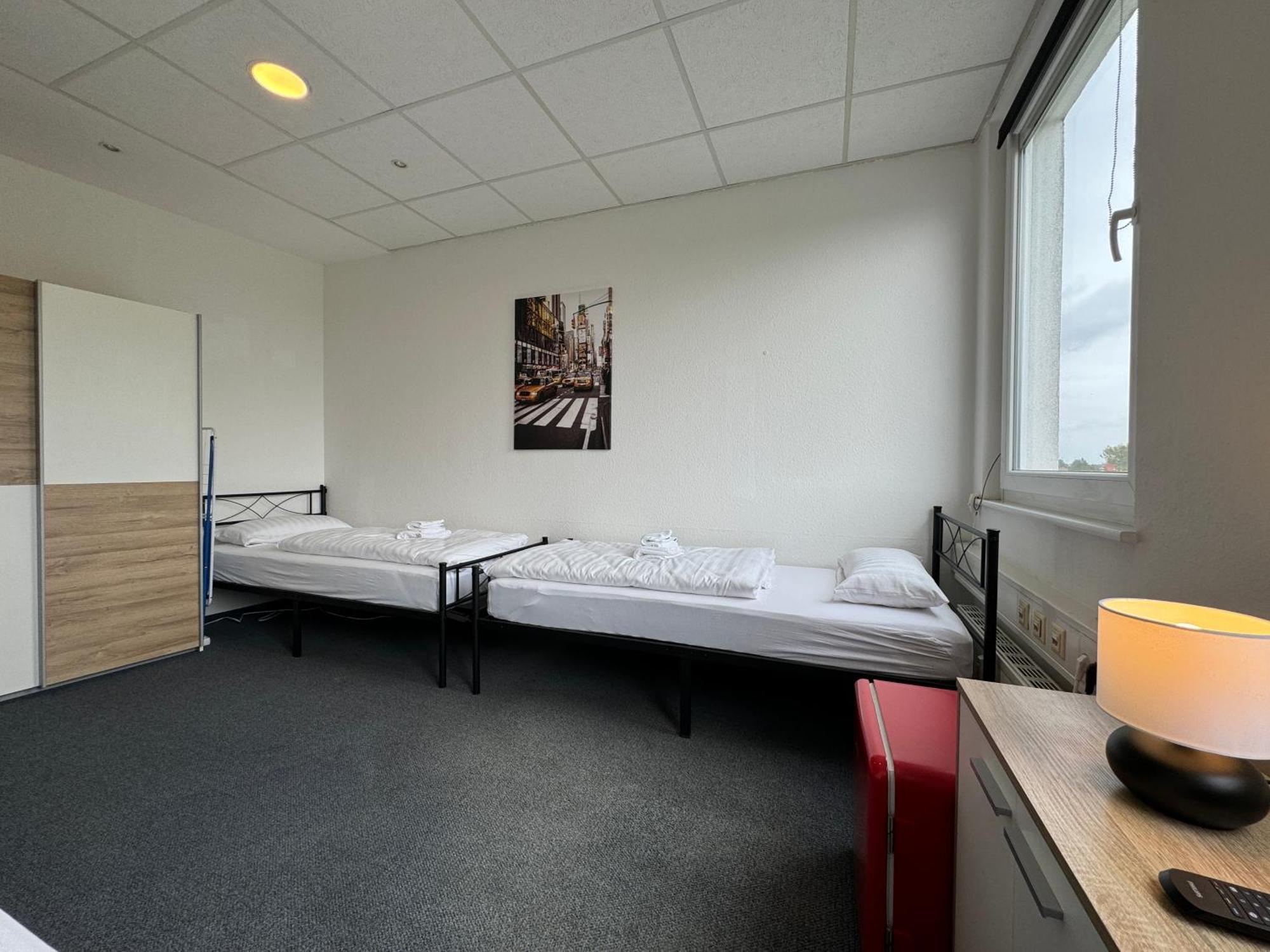 Thuja Apartments Karlsruhe-Neureut By Kurzzeit מראה חיצוני תמונה
