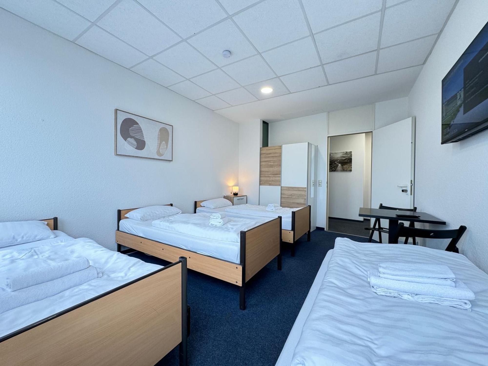 Thuja Apartments Karlsruhe-Neureut By Kurzzeit מראה חיצוני תמונה